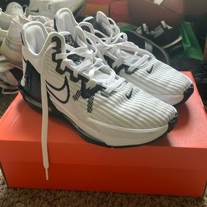 Nike Lebron Witness 6 TB ‘White Black’